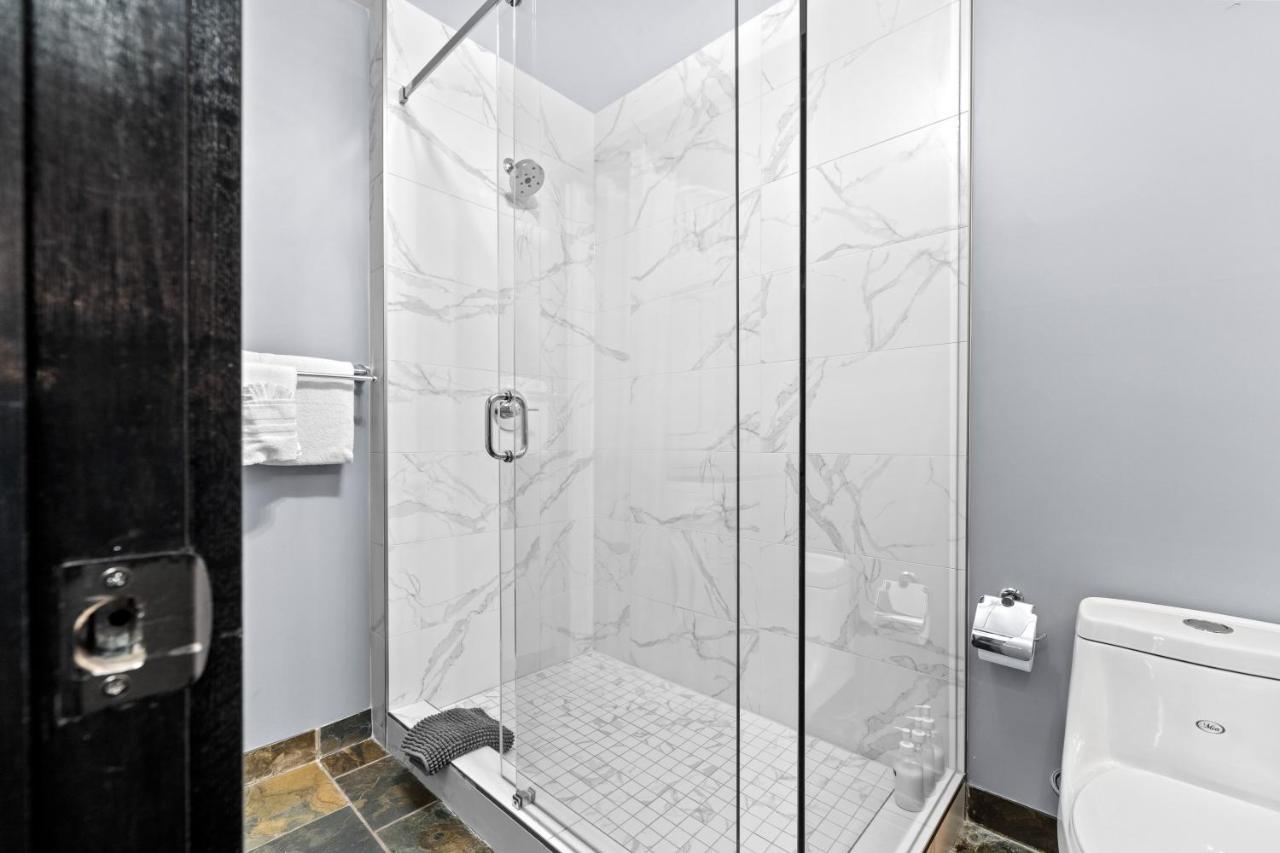The Mountaineer By Instantsuites Pool & Hottub Кенмор Екстер'єр фото